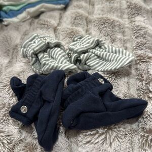 Burt’s bees 6-9 months two pairs of booties